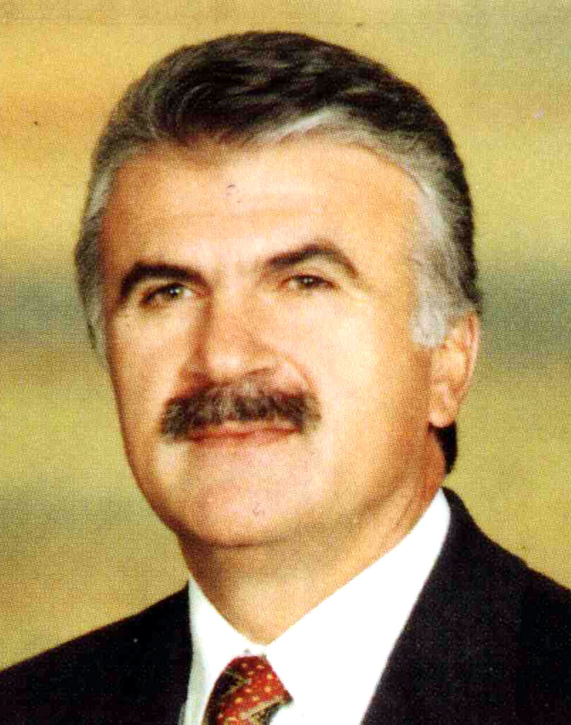 Fikret Ünlü Kimdir