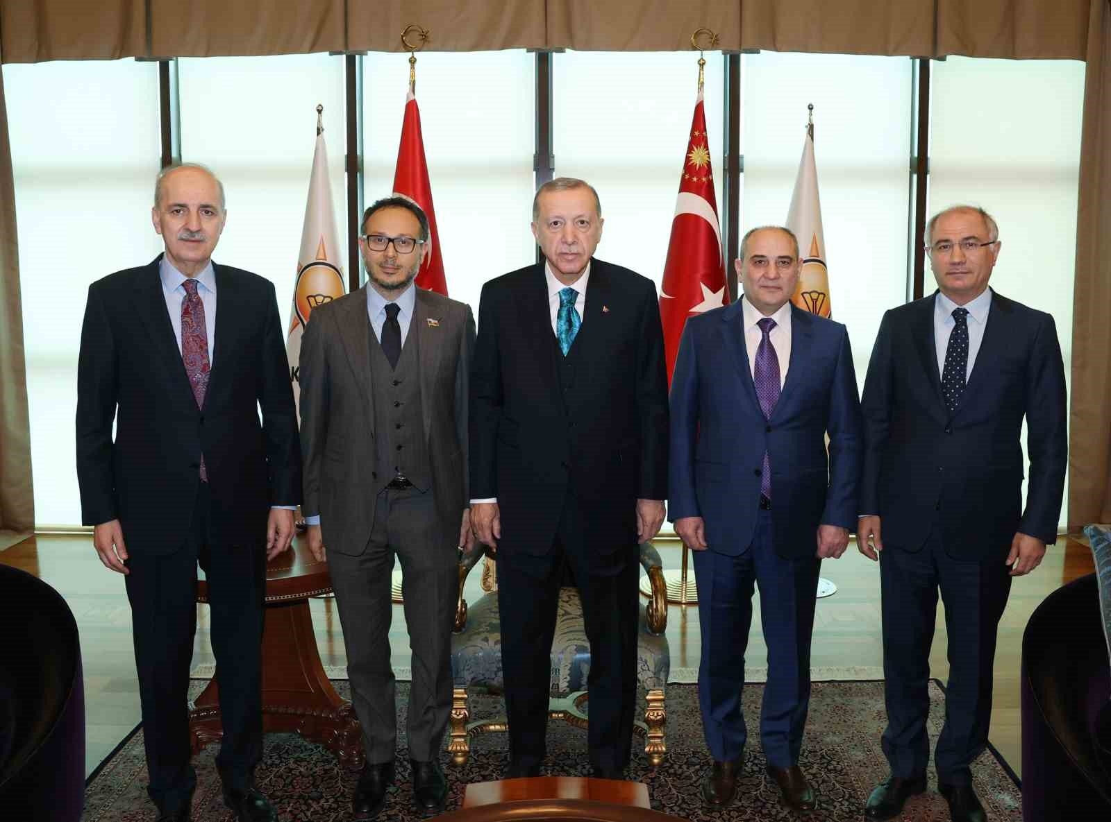 2023/03/cumhurbaskani-erdogan-yeni-azerbaycan-partisi-heyetini-kabul-etti-20230313AW84-2.jpg