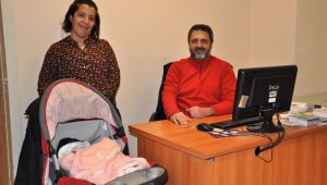 Kansere yenik düşmedi, iyileşip anne oldu