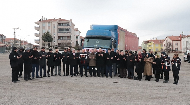 Karaman'dan Elazığ'a 8'inci yardım tırı Allah Kabul Etsin&hellip; GÜNDEM