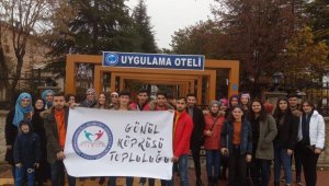 KMÜ öğrencilerinden huzurevi ziyareti