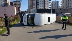 Mersin'de öğrenci servisi kaza yaptı: 11 yaralı