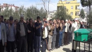 Fransa'da Korona virüsünden ölen Türk için memleketi Mersin'de gıyabi namazı kılındı