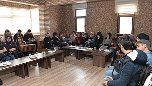 “KADIN VE AİLE” KONULU SÖYLEŞİ DÜZENLENDİ