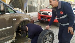 Karaman'da itfaiyeden kedi kurtarma operasyonu