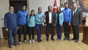 KMÜ, Badminton Takımı birinciliğe yükseldi