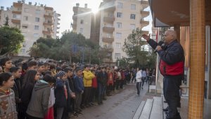 Mersin'de öğrencilere deprem tatbikatı