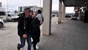 Otobüste 2 yolcu eroinle yakalandı