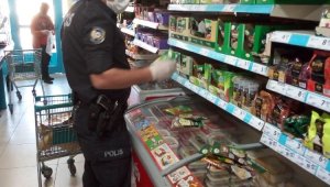 Tarsus'ta 65 yaş ve üstü 22 kişinin ihtiyacını görevliler karşıladı
