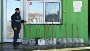 Tarsus'ta plastik bidonlardan faraşa dönüşüyor