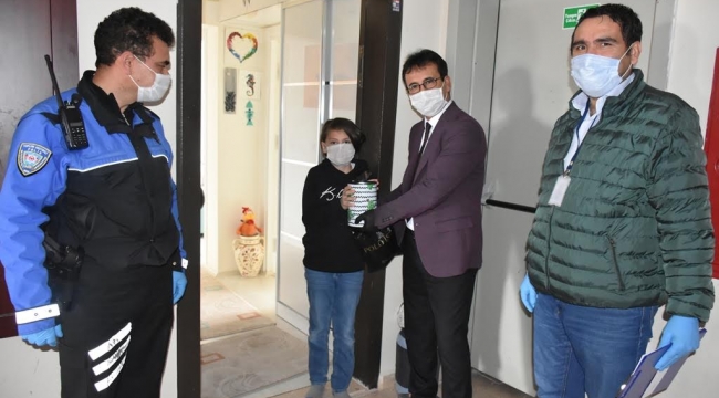 Arda, Kumbarasını ‘Biz Bize Yeteriz’ Kampanyasına Bağışladı