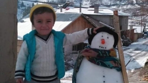 İlaçlama makinesinde sıkışıp ölen çocuk doğum gününde toprağa verildi