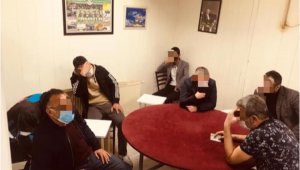İş yerinde maskesiz oyun oynayan 15 kişiye para cezası