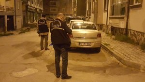 Karaman'da apartman dairesine av tüfeğiyle ateş açıldı