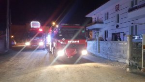 Karaman'da evi yanan genç kadın gözyaşlarına boğuldu