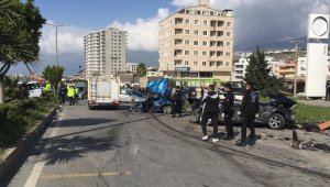 Katliam gibi kaza Hatay'da tır 5 can aldı - Video