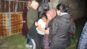 Kayıp başvurusunda bulundukları kız çocuğu ağılın avlusunda uyurken bulundu