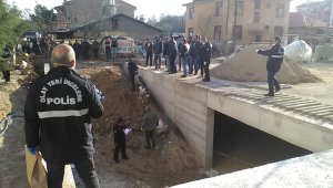 Kayıp çocuk su birikintisinde ölü bulundu