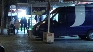 Kısıtlama bitti diye açılan marketler polis tarafından kapatıldı