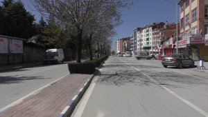 Konya'nın Beyşehir ilçesinde cadde ve sokaklar sessiz