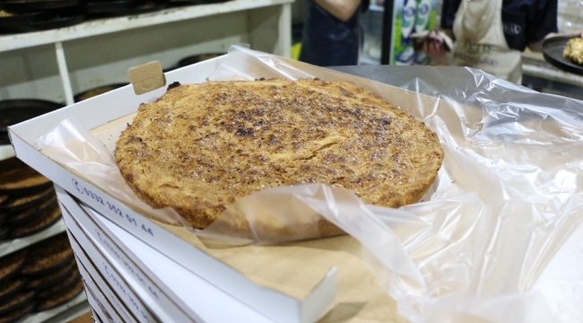 Konya'nın tahinli pidesi paket servisle evlere yollanıyor