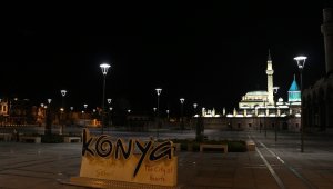 Konya'da cadde ve sokaklar boşaldı