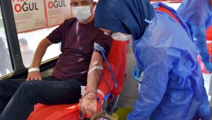 Tarsus Belediyesi personelinden Kızılaya kan bağışı