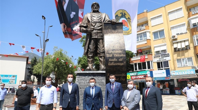 Alanya'ya Mehmet Bey Heykeli Dikildi