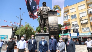 Alanya'ya Mehmet Bey Heykeli Dikildi