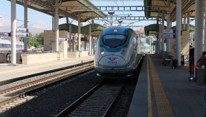 Ankara-Konya seferini yapan YHT Konya'ya ulaştı