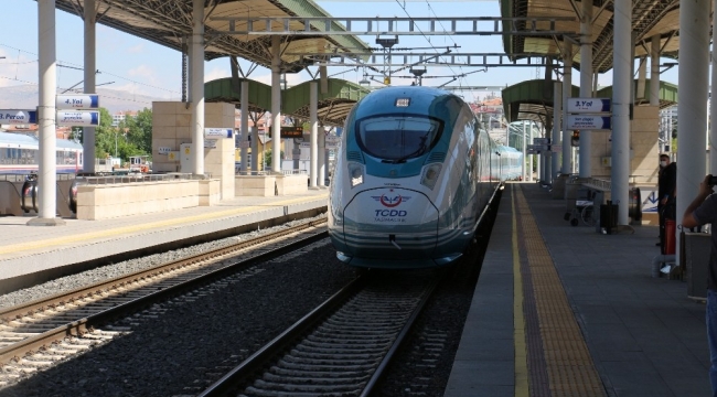 Ankara-Konya seferini yapan YHT Konya'ya ulaştı