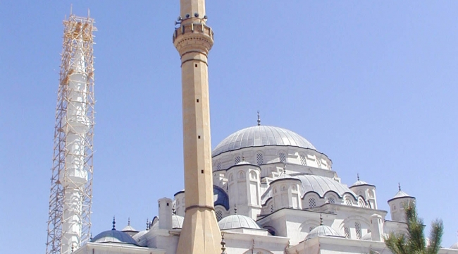 İMAM-I AZAM CAMİİ'NE YENİ MİNARE...
