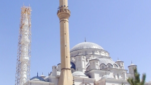 İMAM-I AZAM CAMİİ'NE YENİ MİNARE...