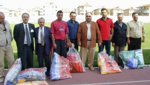 KARAMAN BELEDİYESİ'NDEN AMATÖR KULÜPLERE MALZEME YARDIMI