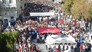 KARAMAN'DA CUMHURİYET YÜRÜYÜŞÜ
