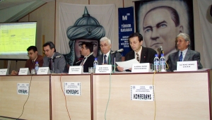 KARAMAN YUNUS EMRE KÜLTÜR VAKFI AŞURE DAĞITTI