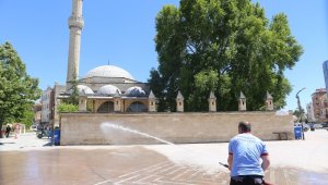Karaman'da camiler cuma namazına hazırlanıyor