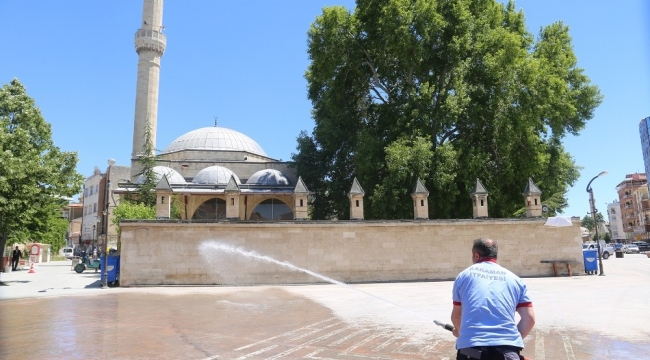 Karaman'da camiler cuma namazına hazırlanıyor