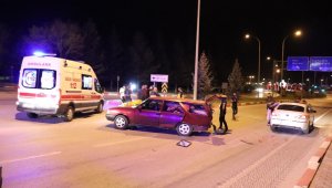 Karaman'da iki otomobil çarpıştı: 3 yaralı