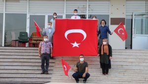 Karaman'da karantinadaki 288 vatandaş saat 19.19'da İstiklal Marşı'nı okudu