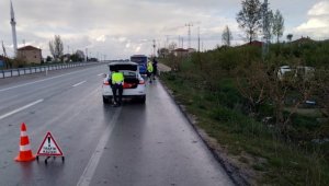 Karaman'da Kontrolden çıkan otomobil elma bahçesine takla attı: 1 yaralı
