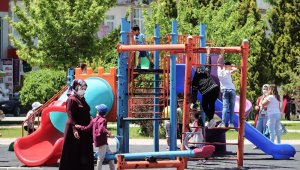 Karaman'da sokak ve parklar çocuklarla şenlendi