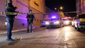 Karaman'da tekel bayisini kundaklayan kişi kaçamadan yakalandı