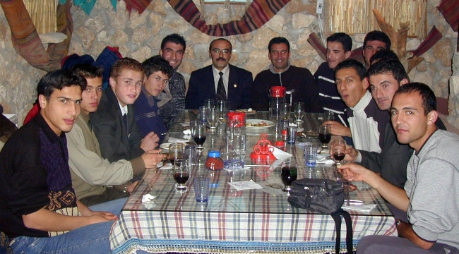 KARAMANLI VOLEYBOLCULARA İFTAR YEMEĞİ