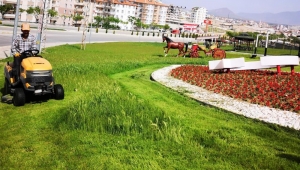 PARK VE YEŞİL ALANLAR YAZA HAZIRLANIYOR