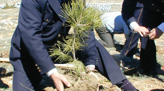 POLİSTEN HUZUR ORMANINA BİN 500 FİDAN