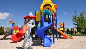 Selçuklu'da çocuk parkları yeniden dezenfekte ediliyor
