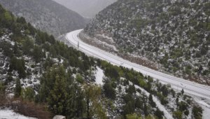Seydişehir'de dolu etkili oldu