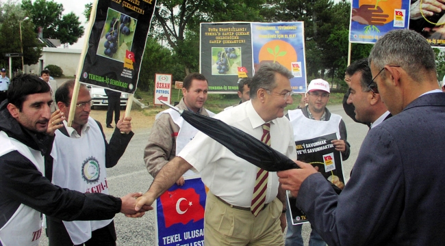 TEKEL SUMA İŞÇİLERİ BAYKAL'DAN DESTEK İSTEDİ...