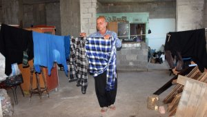 Yaşlı adam 15 yıldır metruk binada yaşıyor